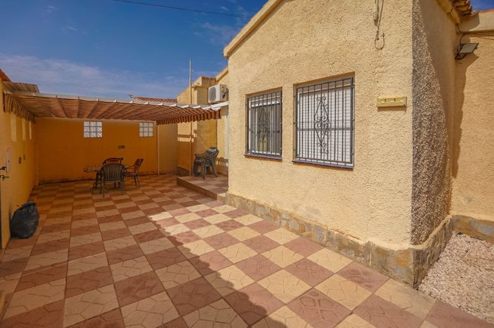 Image No.19-3 Bed Villa / Detached for sale