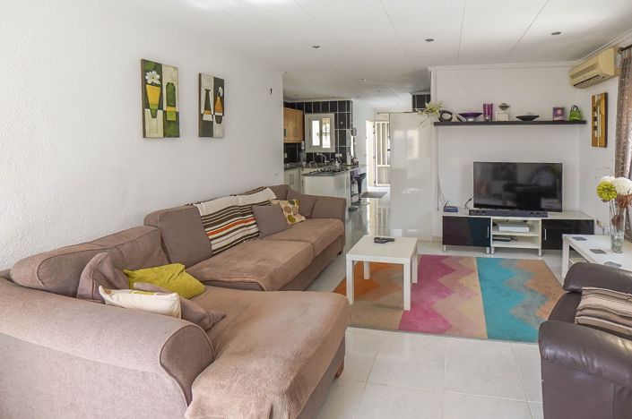 Image No.2-3 Bed Villa / Detached for sale