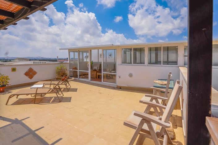 Image No.22-2 Bed Quad for sale
