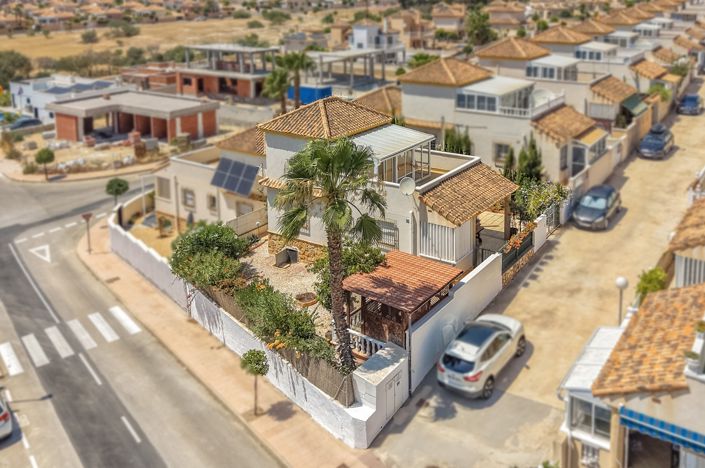 Image No.35-3 Bed Villa / Detached for sale
