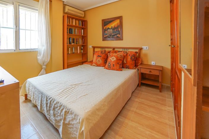 Image No.6-3 Bed Villa / Detached for sale