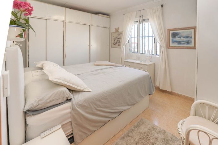 Image No.4-2 Bed Townhouse for sale