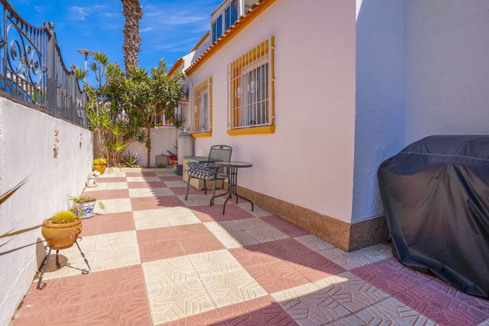Image No.38-3 Bed Quad for sale