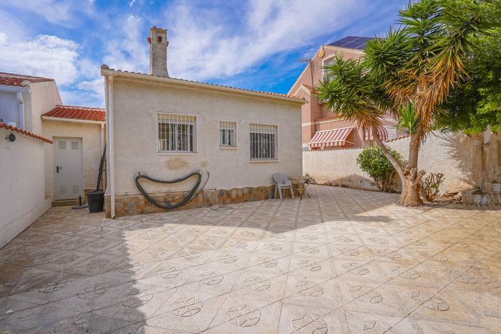 Image No.16-2 Bed Villa / Detached for sale