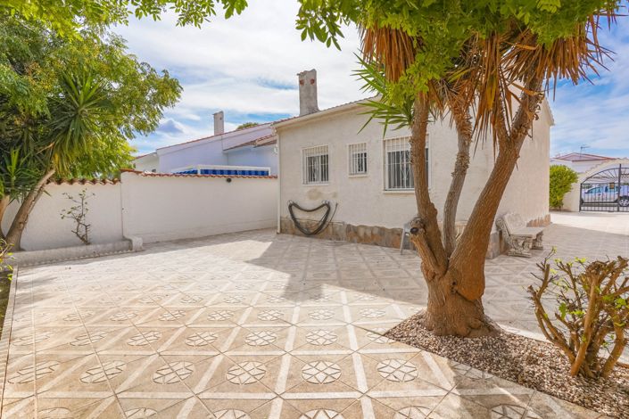 Image No.9-2 Bed Villa / Detached for sale
