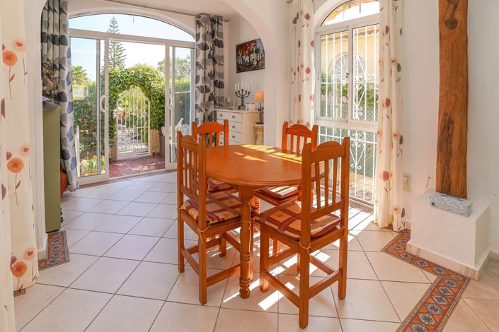 Image No.17-2 Bed Villa / Detached for sale