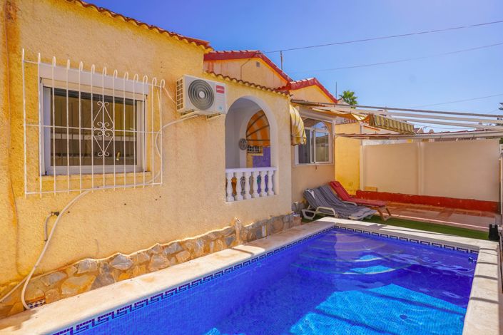 Image No.19-2 Bed Villa / Detached for sale