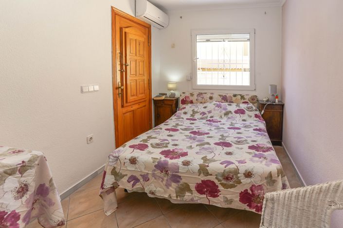 Image No.20-2 Bed Villa / Detached for sale