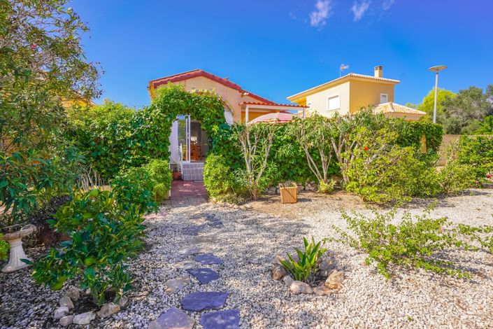 Image No.22-2 Bed Villa / Detached for sale