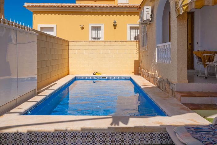 Image No.9-2 Bed Villa / Detached for sale