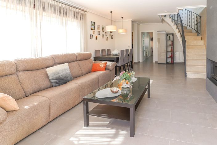 Image No.11-3 Bed Villa / Detached for sale