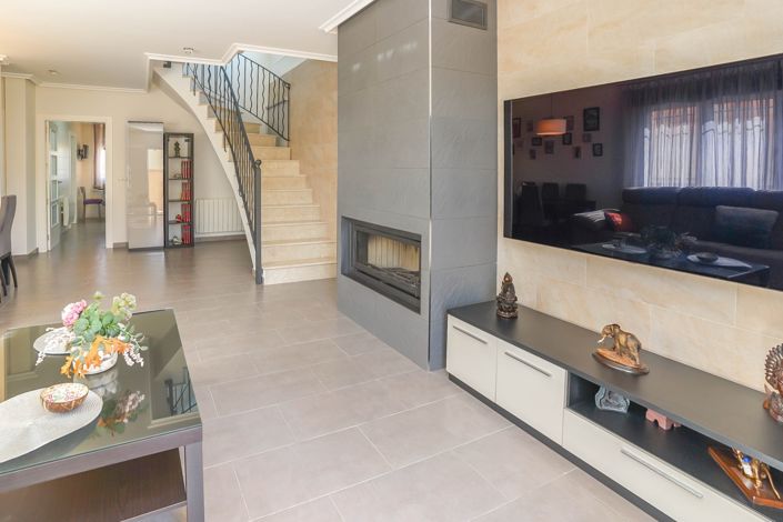 Image No.12-3 Bed Villa / Detached for sale