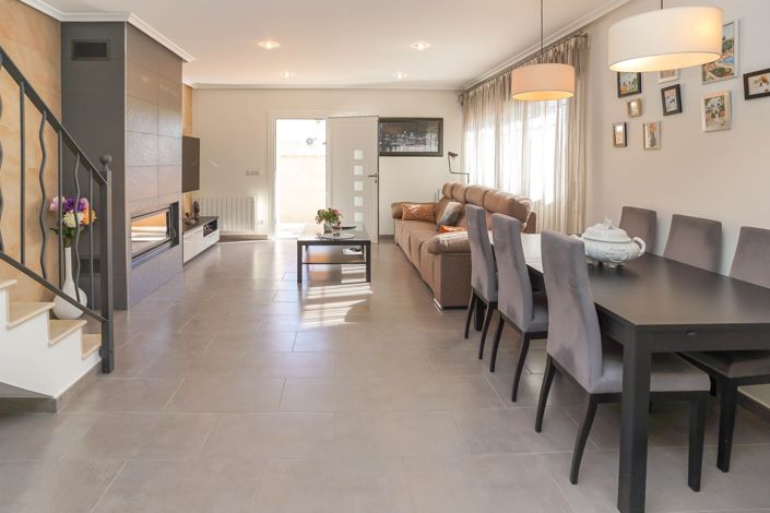 Image No.14-3 Bed Villa / Detached for sale