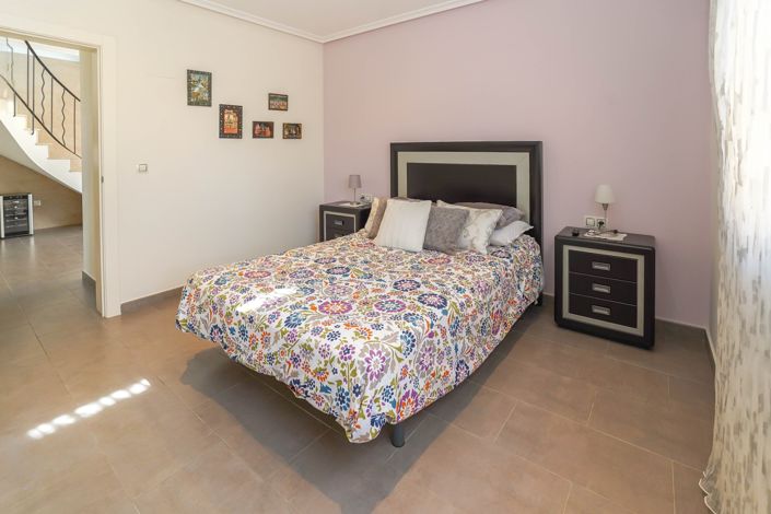 Image No.24-3 Bed Villa / Detached for sale