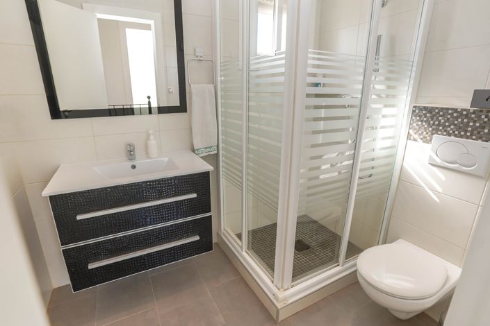 Image No.27-3 Bed Villa / Detached for sale