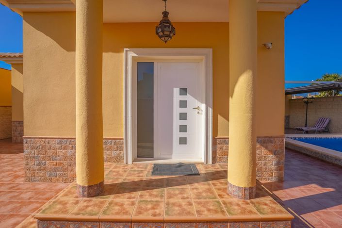 Image No.29-3 Bed Villa / Detached for sale