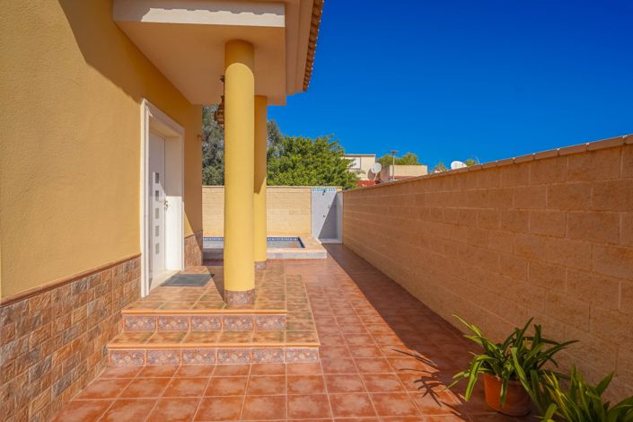 Image No.34-3 Bed Villa / Detached for sale