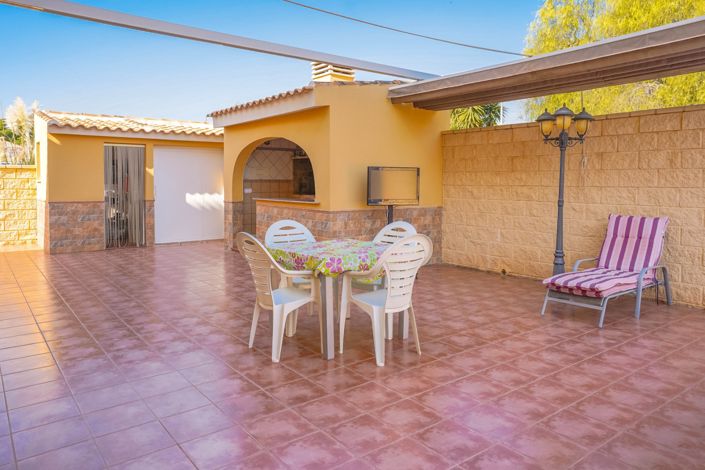 Image No.35-3 Bed Villa / Detached for sale