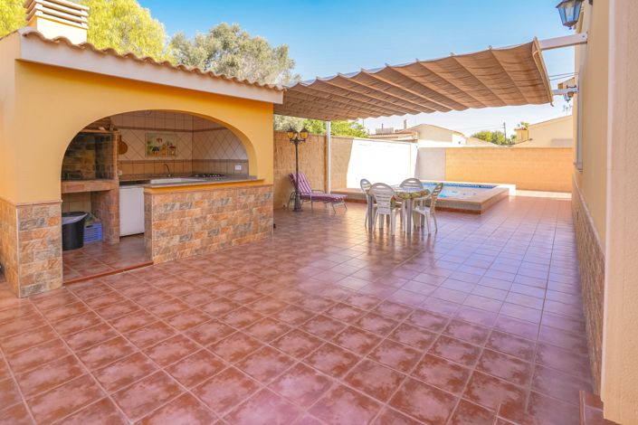 Image No.43-3 Bed Villa / Detached for sale