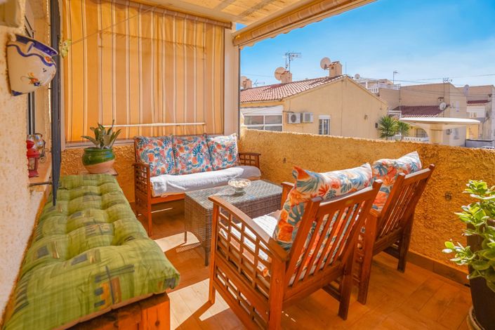 Image No.18-2 Bed Townhouse for sale