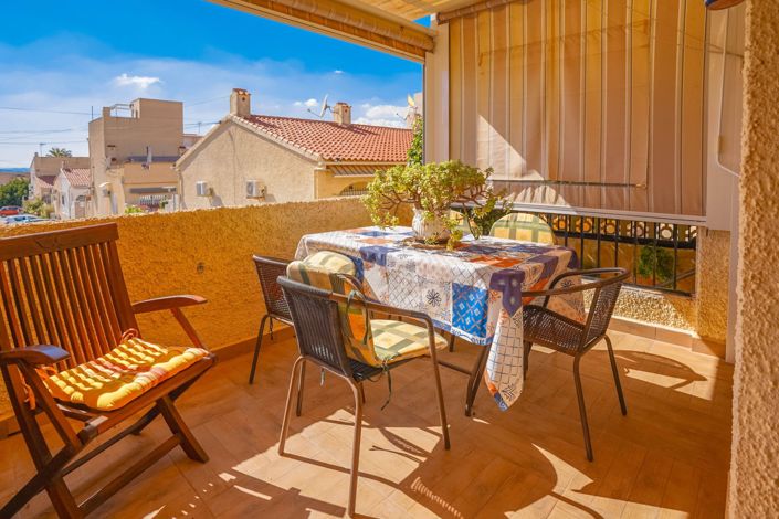 Image No.19-2 Bed Townhouse for sale