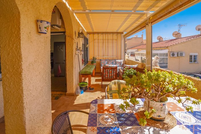Image No.20-2 Bed Townhouse for sale
