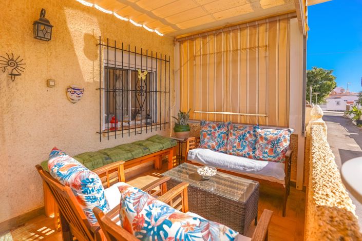 Image No.21-2 Bed Townhouse for sale