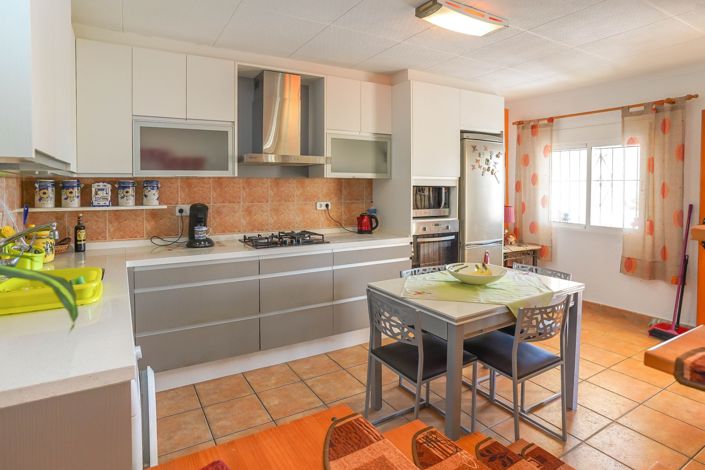 Image No.3-2 Bed Townhouse for sale