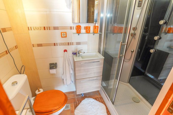 Image No.7-2 Bed Townhouse for sale
