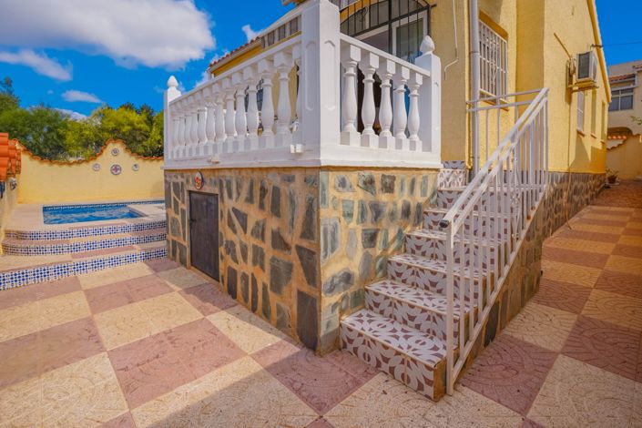 Image No.24-2 Bed Villa / Detached for sale