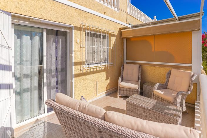 Image No.32-2 Bed Townhouse for sale