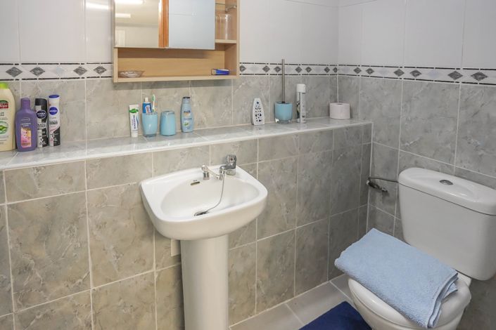 Image No.34-2 Bed Townhouse for sale