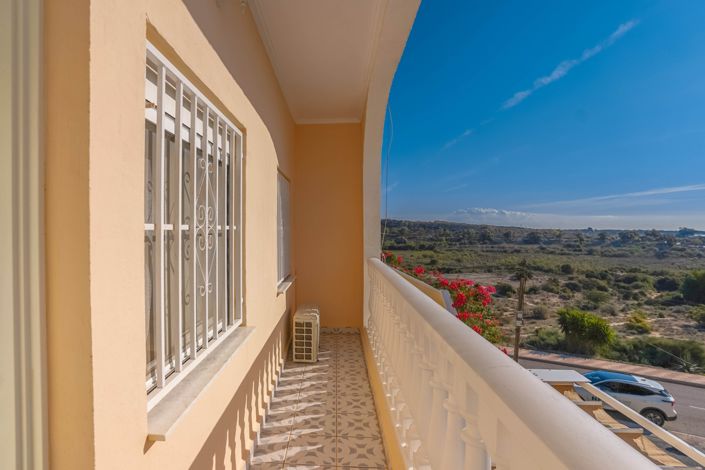 Image No.4-2 Bed Townhouse for sale
