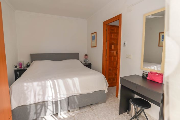 Image No.6-2 Bed Townhouse for sale