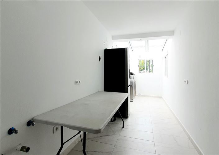 Image No.11-4 Bed Property for sale