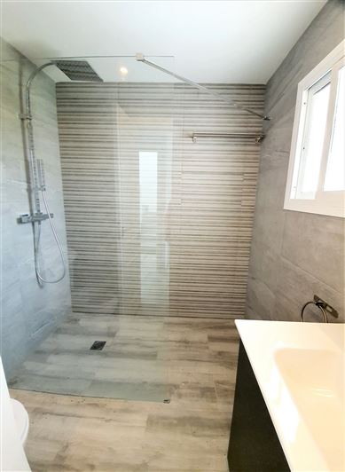 Image No.18-4 Bed Property for sale