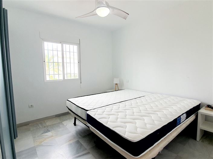 Image No.19-4 Bed Property for sale