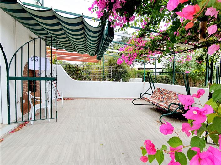 Image No.2-4 Bed Property for sale