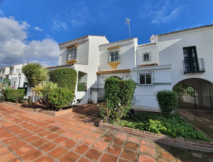 Image No.29-4 Bed Property for sale