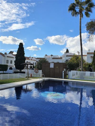 Image No.30-4 Bed Property for sale