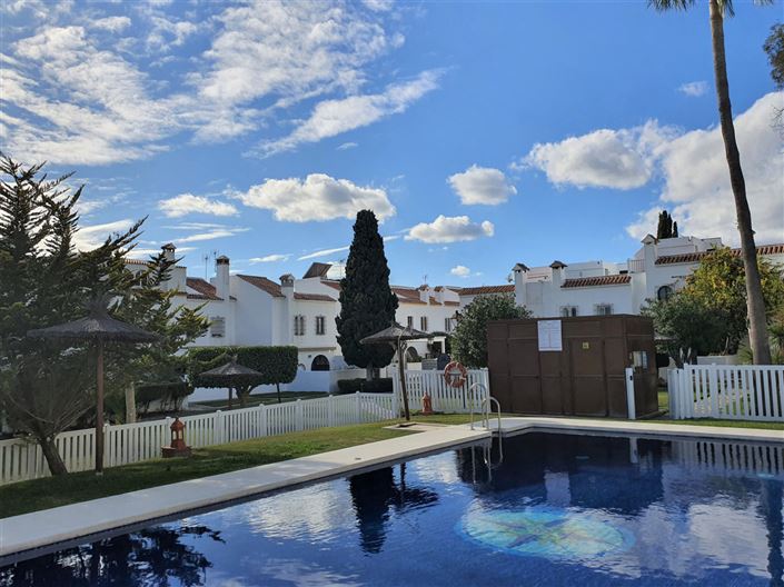 Image No.42-4 Bed Property for sale