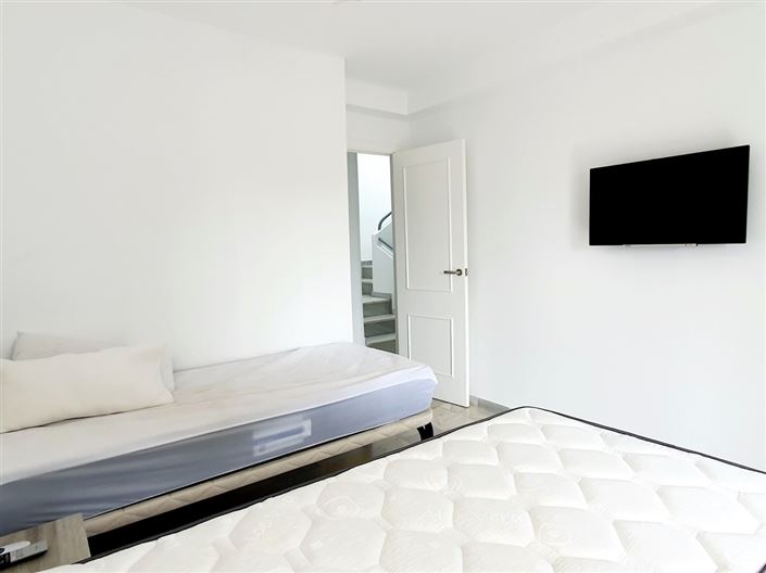 Image No.5-4 Bed Property for sale