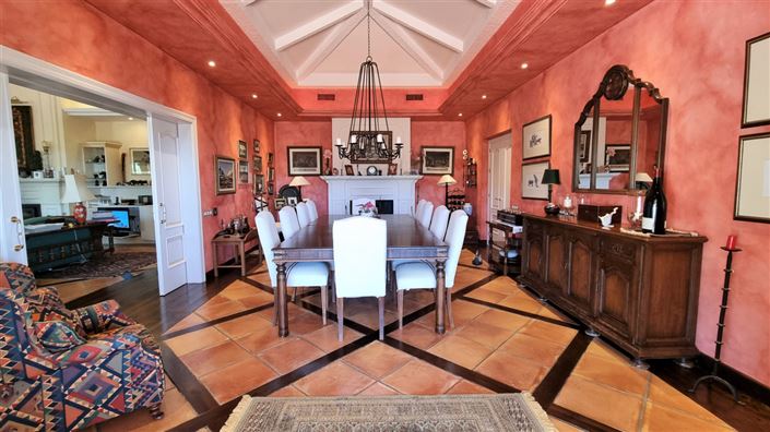 Image No.10-4 Bed Property for sale