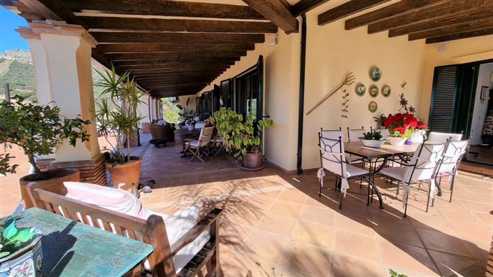 Image No.14-4 Bed Property for sale