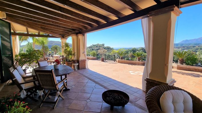 Image No.17-4 Bed Property for sale