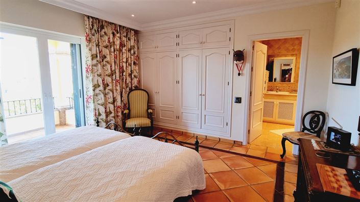 Image No.37-4 Bed Property for sale