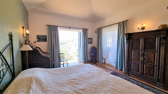 Image No.42-4 Bed Property for sale