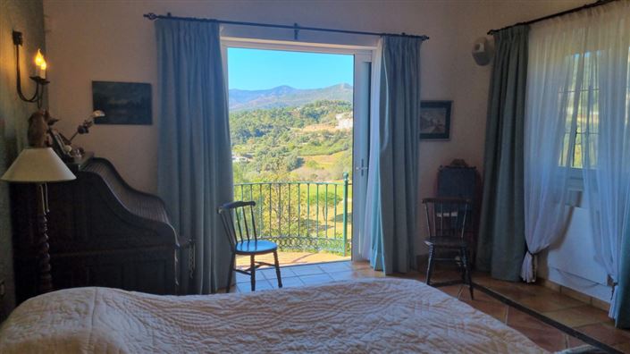 Image No.43-4 Bed Property for sale