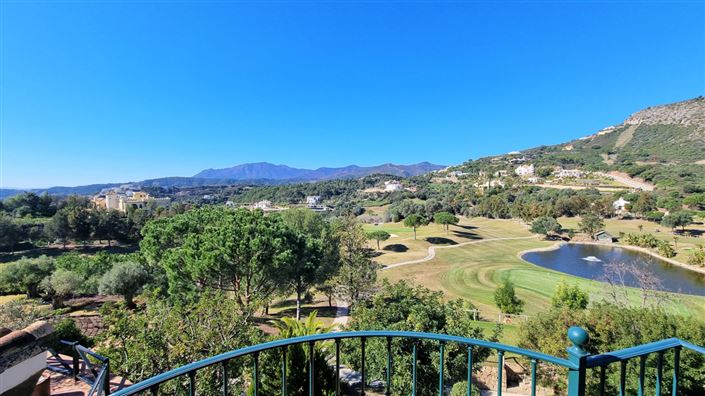 Image No.44-4 Bed Property for sale