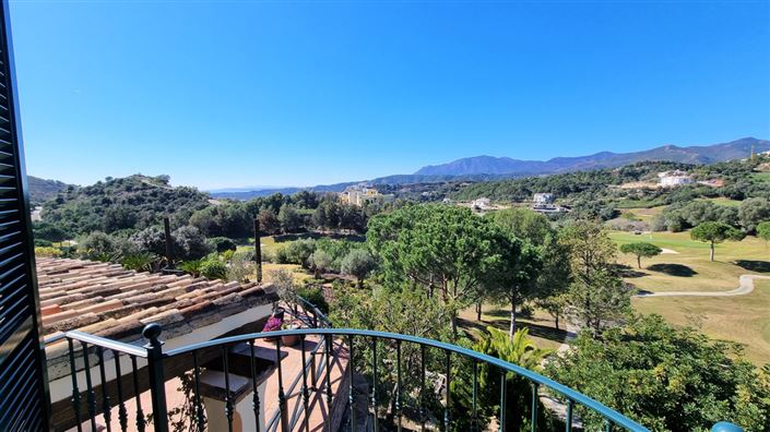 Image No.45-4 Bed Property for sale